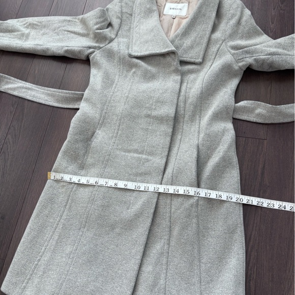 ARITZIA Babaton Portfolio Double Face Coat Grey Wool Cashmere Medium GUC - Picture 10 of 17